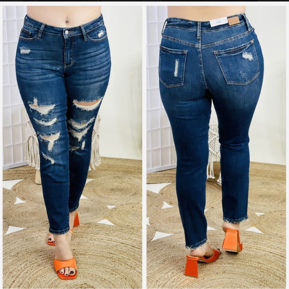 NWT - Judy Blue Dark Wash Mid Rise Destroyed Boyfriend Jeans Womans 0/24
